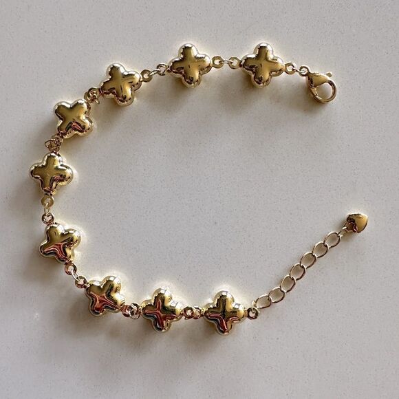 NEW 18K Yellow Gold Plated Puffed Clover Flower Cross 7” to 8” Adjust Bracelet - Picture 2 of 10